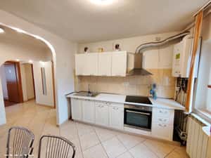 Închiriez apartament cu 3 camere aproape de Iulius Mall — miniatura 2