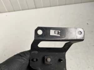 Suport cui capota dreapta VOLVO XC60 2018+ 32219337 — miniatura 7