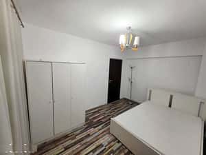 Inchiriez ap. 3 camere decomandat zona Centrala — miniatura 3