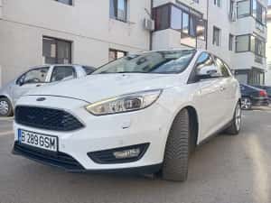 Proprietar vând Ford focus 2016 automat — miniatura 9