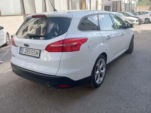 Proprietar vând Ford focus 2016 automat — miniatura 10