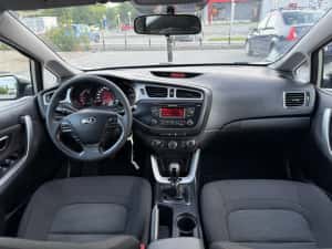 Kia Ceed * An 2013 * Euro 5 * 1.4 CRDI * km 232000 * — miniatura 5