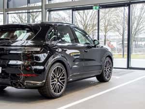 Porsche Cayenne 2026 - SUV, automat, 500 cp, 185.000 EUR — miniatura 4