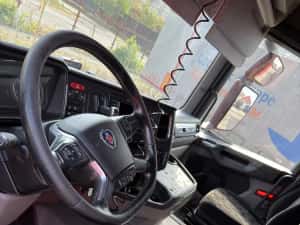 Cap tractor Scania V8  R520  6X2. an 2019 km 400 mii — miniatura 8