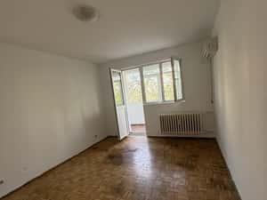 Vanz. 2 Cam. Drumul Taberei, Plaza Romania, Parc, Metrou Romancierilor — miniatura 4