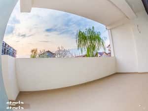 Apartament cu balcon, lift și separat de bucătărie — miniatura 2