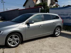 Volvo V60 Plug-in Hybrid Automată 190 HP Diesel