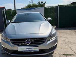 Volvo V60 Plug-in Hybrid Automată 190 HP Diesel — miniatura 2