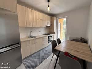Apartament de 2 camere decomandate, 51 mp, parcare, zona Porii