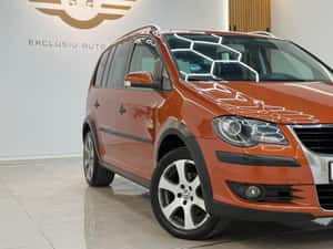 Volkswagen Touran 2009 - 4.490 EUR Cash sau Rate — miniatura 2