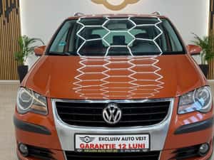 Volkswagen Touran 2009 - 4.490 EUR Cash sau Rate — miniatura 3