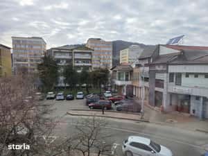 Apartament 4 camere, 3 bai, complet renovat, etaj 2, balcon, sub pretu — miniatura 5