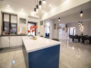 Vilă de LUX cu piscină, 278 mp utili și teren de 1.780 mp I Sag — miniatura 4