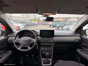 Dacia Logan TCe 90 MT5 Comfort — miniatura 8