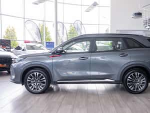 DFSK Fengon 600 SUV semi-automată 185 HP — miniatura 4