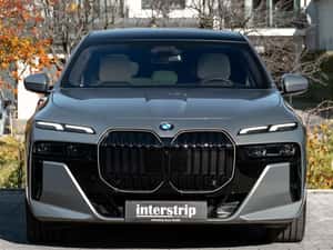 BMW 740 - Stare ca nouă, fără zgârieturi