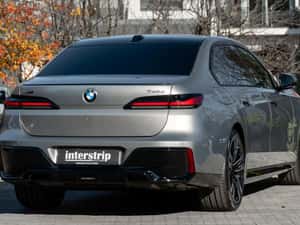 BMW 740 - Stare ca nouă, fără zgârieturi — miniatura 4