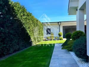 Casa exclusivista cu 5 camere, 4 bai, in Dumbravita — miniatura 7