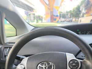Toyota Prius hibrid 2011, 415.000 km, 4.999 EUR — miniatura 4