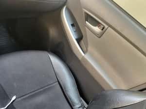 Toyota Prius hibrid 2011, 415.000 km, 4.999 EUR — miniatura 5