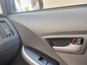 Toyota Prius hibrid 2011, 415.000 km, 4.999 EUR — miniatura 7