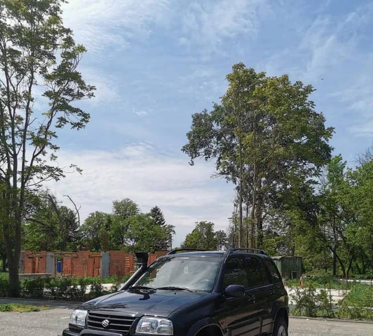 Suzuki grand vitara 2.0 benzina — fotografie 1 din 10