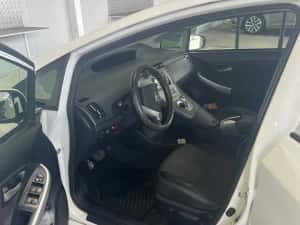 Toyota Prius 2016 – Hibrid + GPL (Autonomie uriașă și consum redus) — miniatura 8