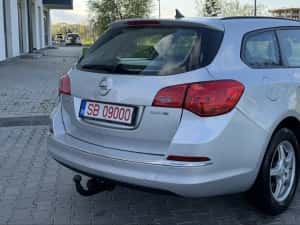 Opel Astra J 2016 Euro 6 Facelift 1.6 Diesel 120 CP Manual 6+1 Trepte Impecabila Adusa Recent din Germania Nr Rosu pe 90 de Zile Km realii 2 Chei — miniatura 3