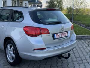 Opel Astra J 2016 Euro 6 Facelift 1.6 Diesel 120 CP Manual 6+1 Trepte Impecabila Adusa Recent din Germania Nr Rosu pe 90 de Zile Km realii 2 Chei — miniatura 4