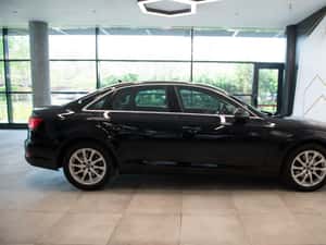 Audi A4 35 TFSI Mild Hybrid S tronic — miniatura 4