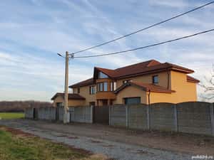 Vilă mare-individuală,ideală pentru clinică,sanatoriu,azil de bătrâni. — miniatura 2