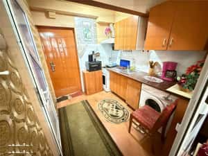 Zona Uzina 2 ,camera cu baie si bucatarie,mobilata — miniatura 3