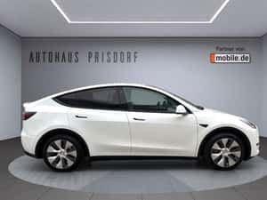 Tesla Model Y SUV second-hand de vânzare — miniatura 3