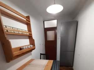 inchiriez garsoniera spatioasa, zona Teilor — miniatura 6