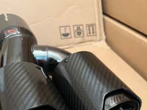 ornamente dedicate BMW G30 G31 tobe Tips Akrapovic black glos sport duble BMW AUDI PORSCHE X5 X6 G30 G20 G05 G06 Mercedes X3 X4 universale auto — miniatura 5