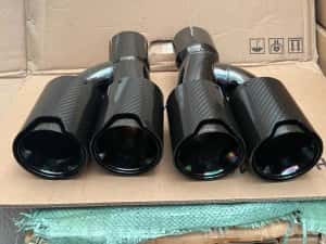 ornamente dedicate BMW G30 G31 tobe Tips Akrapovic black glos sport duble BMW AUDI PORSCHE X5 X6 G30 G20 G05 G06 Mercedes X3 X4 universale auto — miniatura 8