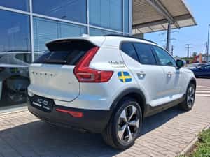 Auto DEMO - VOLVO XC40 ULTRA DARK B4 (P) AT7 FWD — miniatura 4