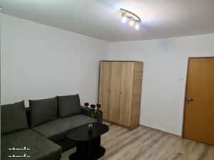 Garsonieră confortabilă, balcon și lift — miniatura 3