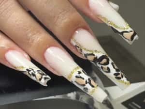 Stilist protezist . Aplic unghii cu gel PLOIESTI CARTIE VEST — miniatura 8