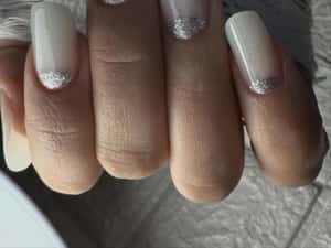 Stilist protezist . Aplic unghii cu gel PLOIESTI CARTIE VEST — miniatura 10