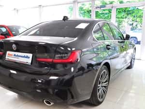 BMW 330e - 292 CP, Hibrid, 2019, Negru Safir Metalizat — miniatura 4