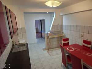 Apartament 3 camere,decomandat in Cetate, zona Mercur, et.3 — miniatura 3