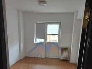 Apartament 3 camere,decomandat in Cetate, zona Mercur, et.3 — miniatura 5