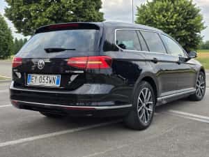Volkswagen Passat Variant 2.0tdi 150cp Dsg HighLine Virtual Cockpit/Navi/Matrix/Faruri IQ Led/Distronic/Piele/Incalzire in scaune — miniatura 3