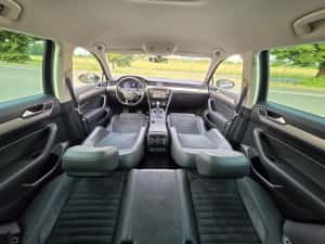 Volkswagen Passat Variant 2.0tdi 150cp Dsg HighLine Virtual Cockpit/Navi/Matrix/Faruri IQ Led/Distronic/Piele/Incalzire in scaune — miniatura 5