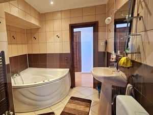 Apartament ultracentral, spatios, cu priveliste panoramica — miniatura 5