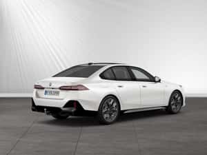 BMW 520 Berlină Diesel 197 CP 24.700 km - 2025 — miniatura 2