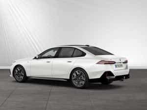 BMW 520 Berlină Diesel 197 CP 24.700 km - 2025 — miniatura 6