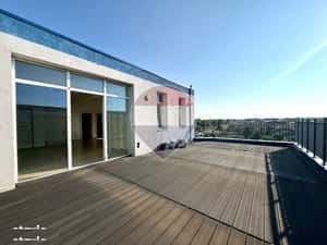 Apartament cu 3 camere de vanzare bloc caramida Cumpana intrare — miniatura 3