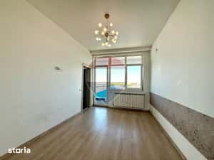 Apartament cu 3 camere de vanzare bloc caramida Cumpana intrare — miniatura 5
